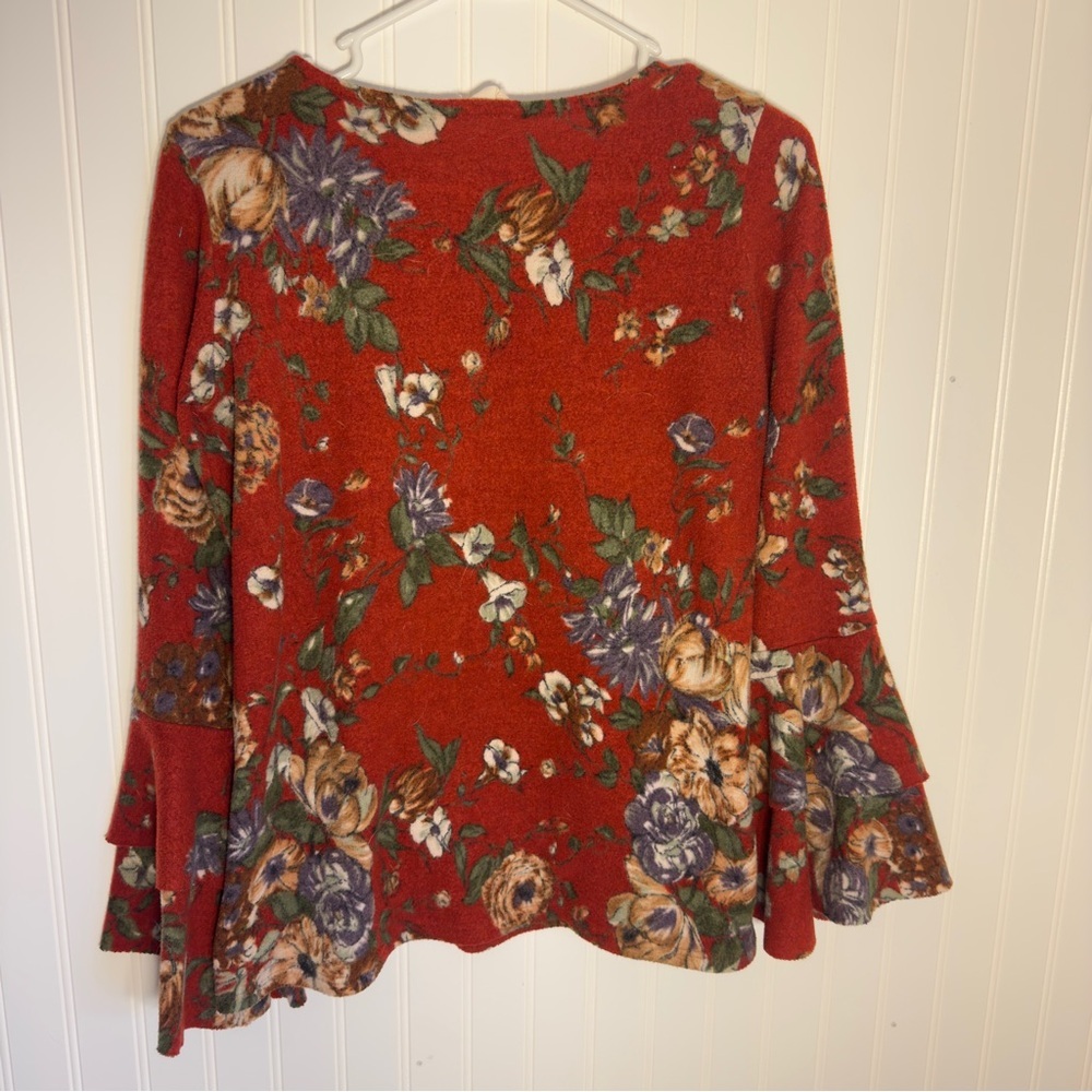 Women’s 143 Story by Line Up Floral Long Sleeve with Tiered Bell Sleeves - Picture 5 of 10